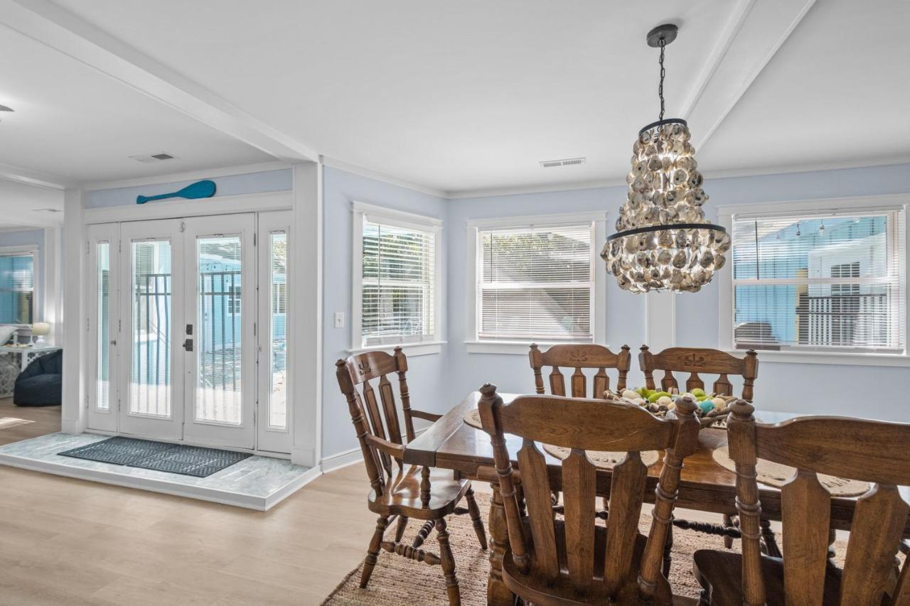 The Blue Lagoon Pine Knoll Shores Exterior photo