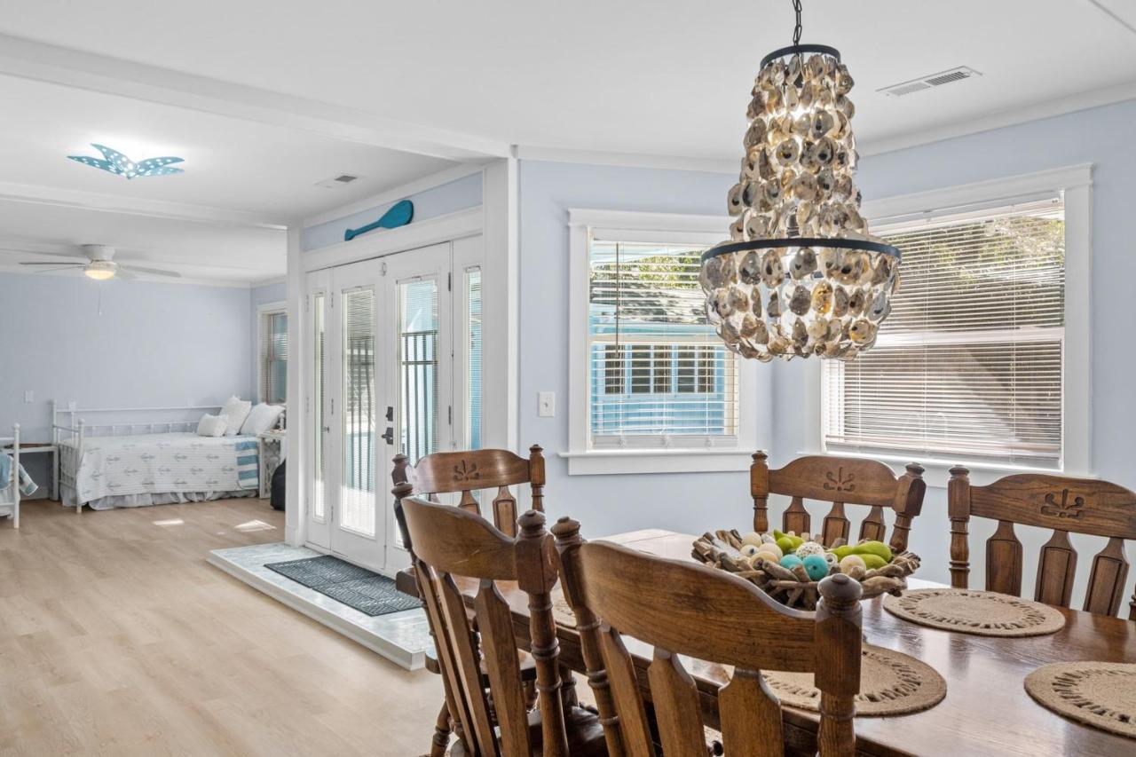 The Blue Lagoon Pine Knoll Shores Exterior photo