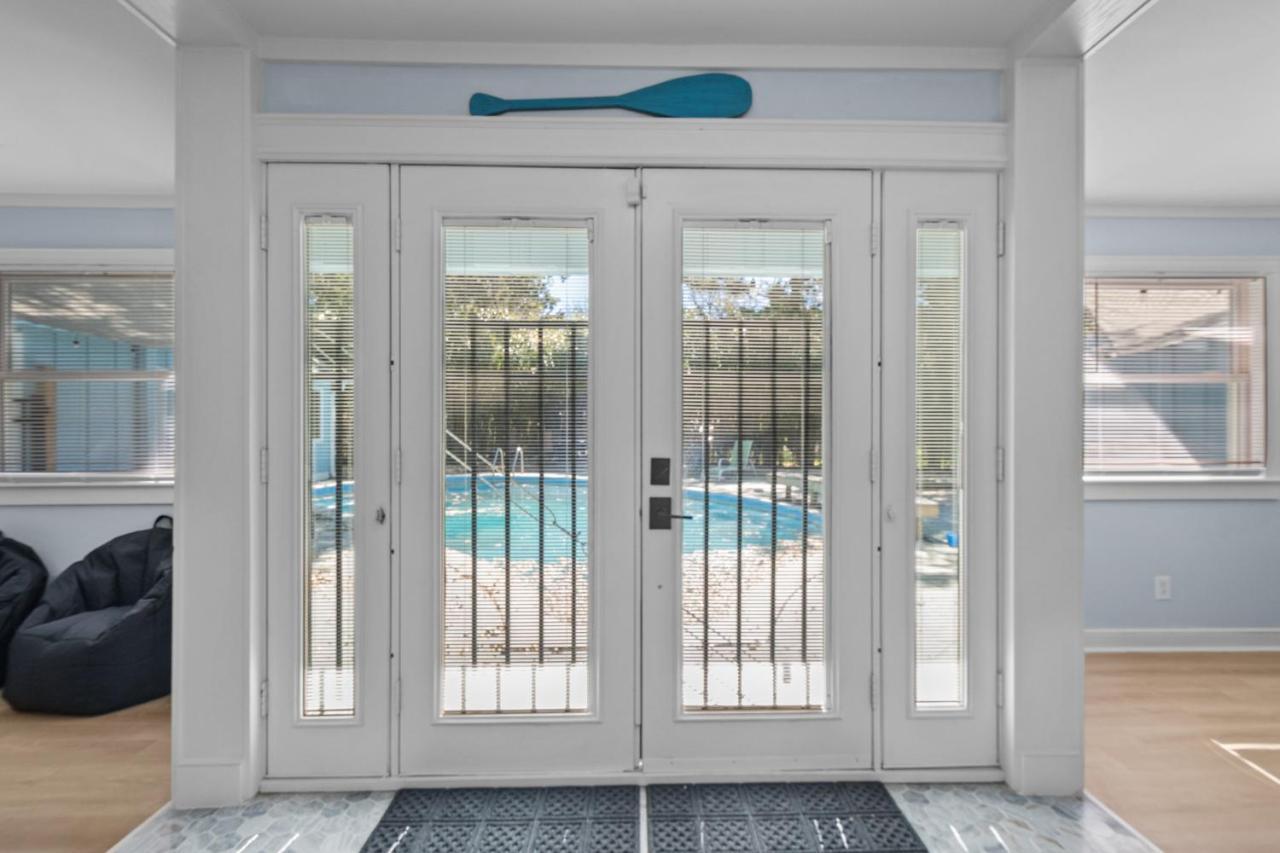 The Blue Lagoon Pine Knoll Shores Exterior photo