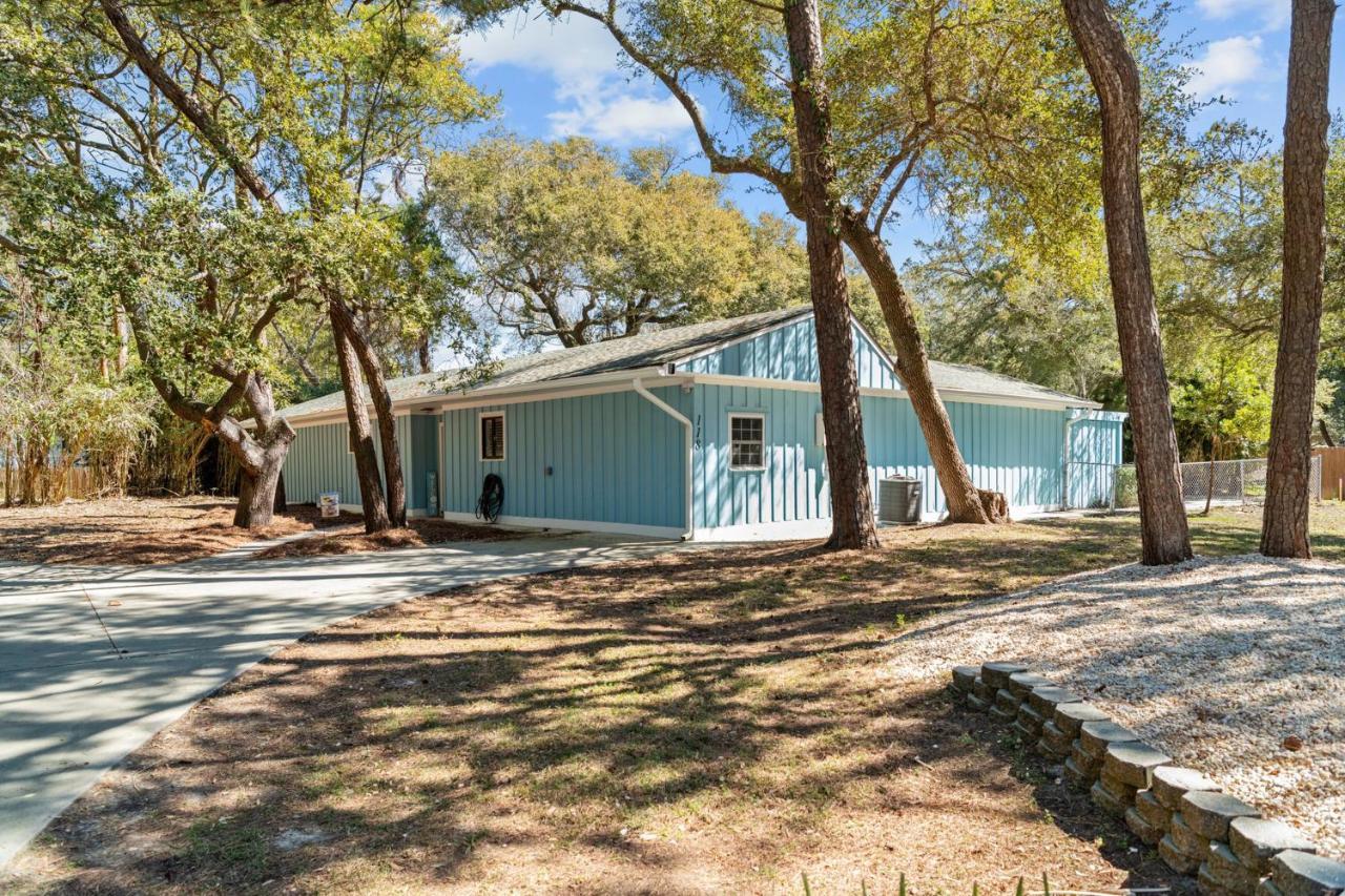 The Blue Lagoon Pine Knoll Shores Exterior photo