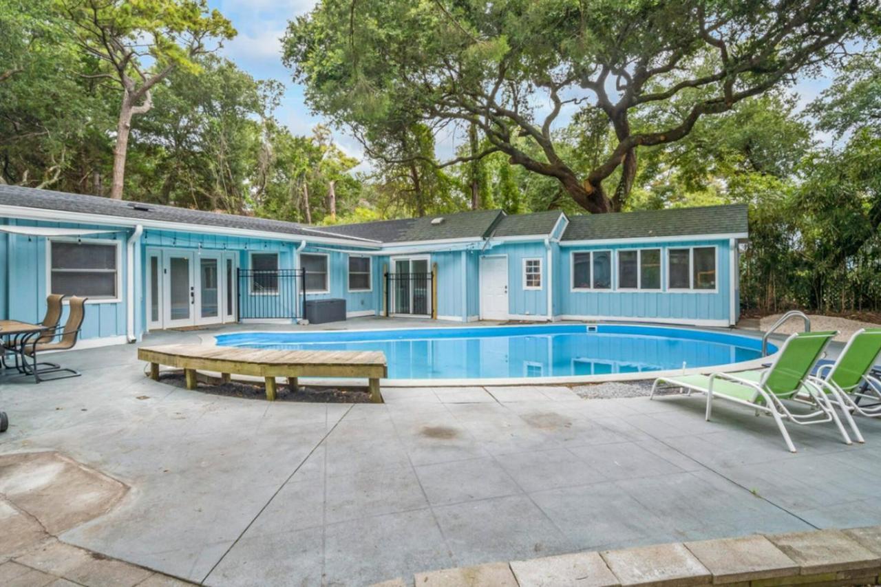 The Blue Lagoon Pine Knoll Shores Exterior photo