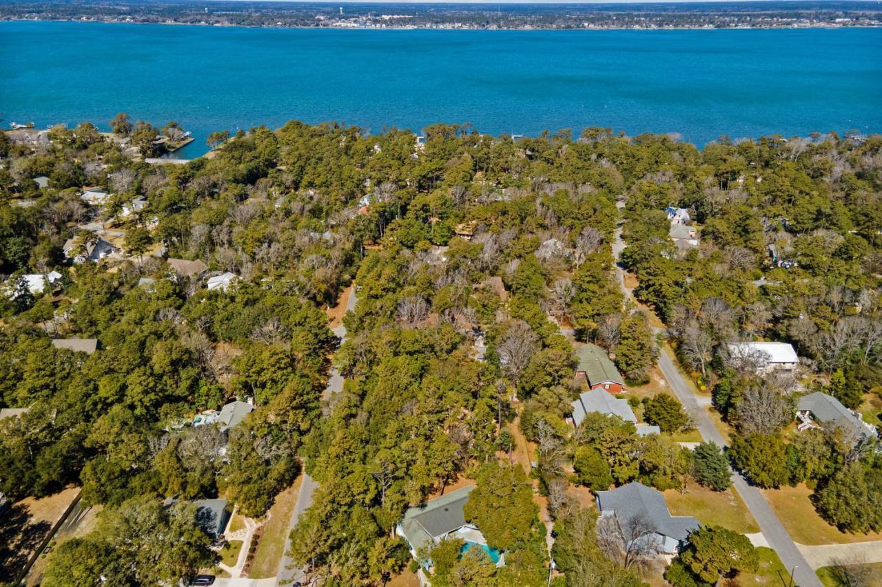 The Blue Lagoon Pine Knoll Shores Exterior photo